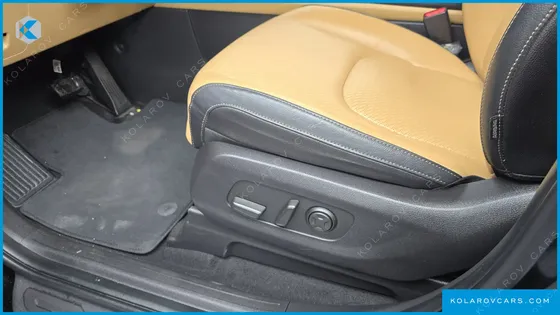 KIA CARNIVAL GASOLINE 9-SEATER SIGNATURE