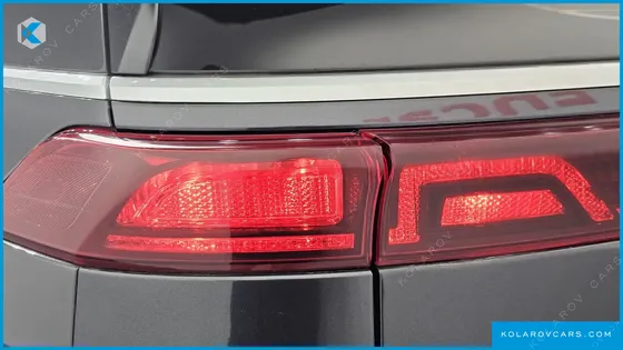 KIA CARNIVAL DIESEL 11-SEATER PRESTIGE