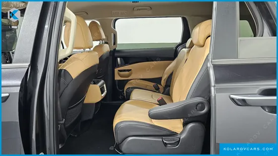 KIA CARNIVAL DIESEL 11-SEATER PRESTIGE