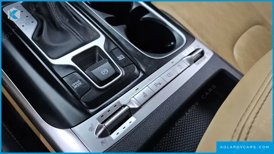 KIA CARNIVAL DIESEL 11-SEATER PRESTIGE