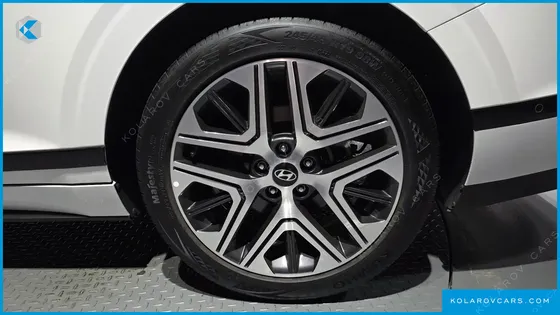 HYUNDAI GRANDEUR 2,5 GASOLINE 2WD