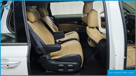 KIA CARNIVAL DIESEL 7-SEATER SIGNATURE