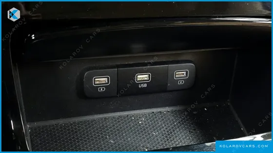 KIA CARNIVAL DIESEL 7-SEATER SIGNATURE
