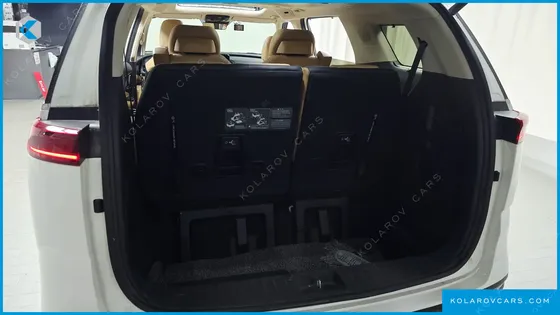 KIA CARNIVAL DIESEL 7-SEATER SIGNATURE