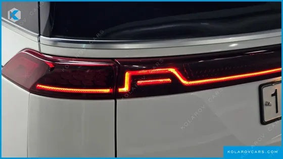 KIA CARNIVAL DIESEL 7-SEATER SIGNATURE