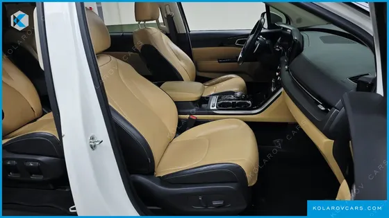 KIA CARNIVAL DIESEL 7-SEATER SIGNATURE