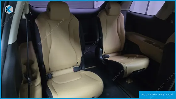 KIA CARNIVAL GASOLINE 9-SEATER PRESTIGE