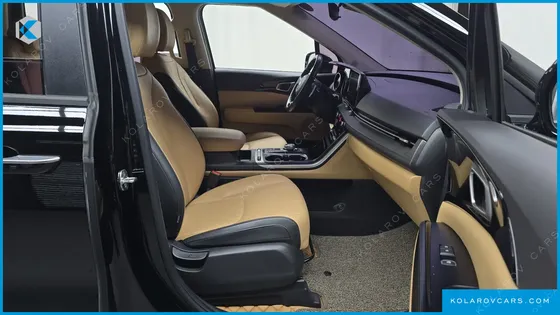 KIA CARNIVAL GASOLINE 9-SEATER PRESTIGE