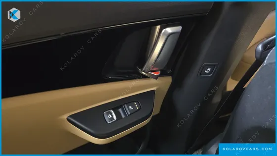 KIA CARNIVAL GASOLINE 9-SEATER PRESTIGE