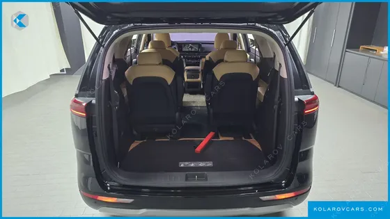 KIA CARNIVAL GASOLINE 9-SEATER PRESTIGE