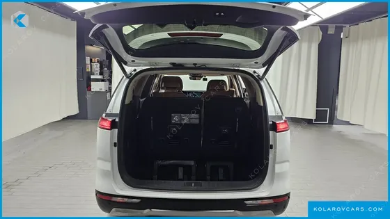 KIA CARNIVAL DIESEL 7-SEATER SIGNATURE