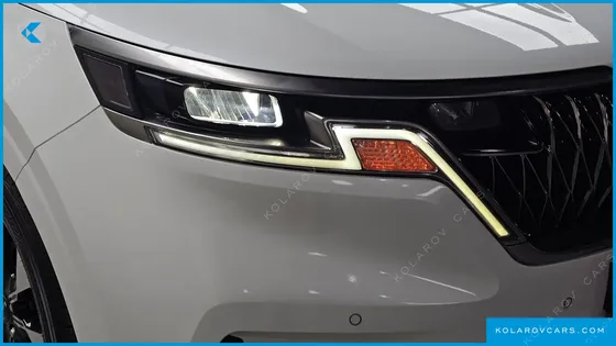KIA CARNIVAL DIESEL 7-SEATER SIGNATURE