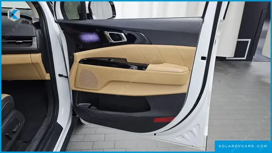 KIA CARNIVAL DIESEL 7-SEATER SIGNATURE