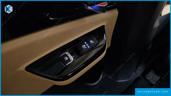 KIA CARNIVAL DIESEL 7-SEATER SIGNATURE