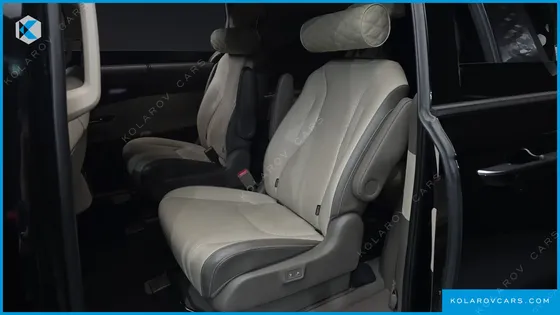 KIA CARNIVAL DIESEL 9-SEATER SIGNATURE