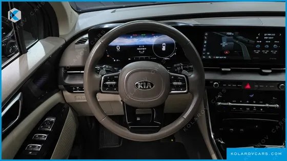 KIA CARNIVAL DIESEL 9-SEATER SIGNATURE