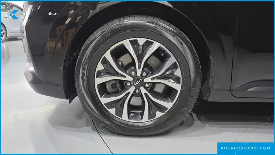 KIA CARNIVAL DIESEL 9-SEATER PRESTIGE