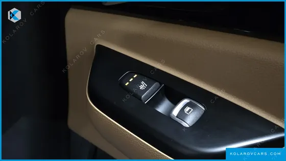 KIA CARNIVAL DIESEL 9-SEATER PRESTIGE