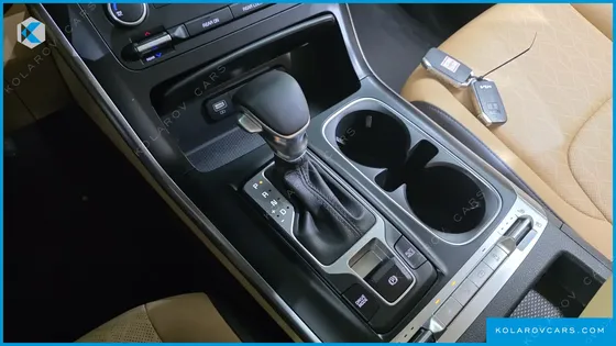 KIA CARNIVAL DIESEL 9-SEATER PRESTIGE