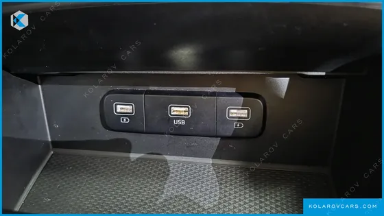 KIA CARNIVAL DIESEL 9-SEATER PRESTIGE