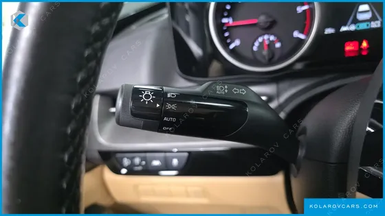 KIA CARNIVAL DIESEL 9-SEATER PRESTIGE