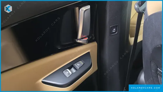 KIA CARNIVAL DIESEL 9-SEATER PRESTIGE