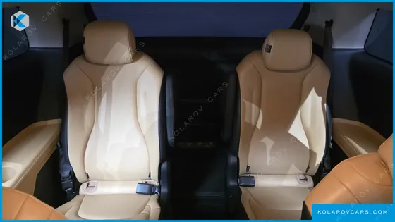 KIA CARNIVAL GASOLINE 9-SEATER PRESTIGE