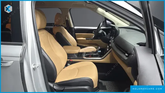 KIA CARNIVAL GASOLINE 9-SEATER PRESTIGE