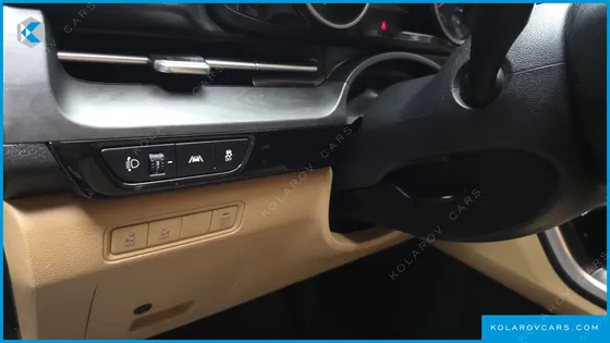 KIA CARNIVAL GASOLINE 9-SEATER PRESTIGE