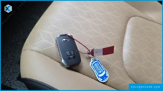 KIA CARNIVAL GASOLINE 9-SEATER PRESTIGE