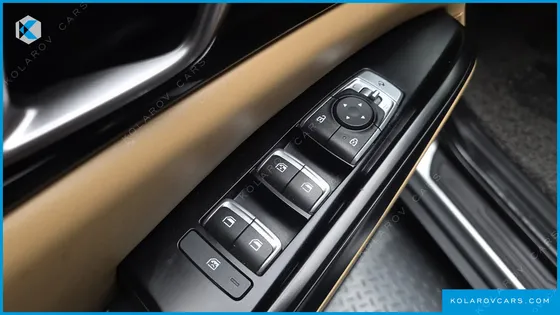 KIA CARNIVAL GASOLINE 9-SEATER PRESTIGE