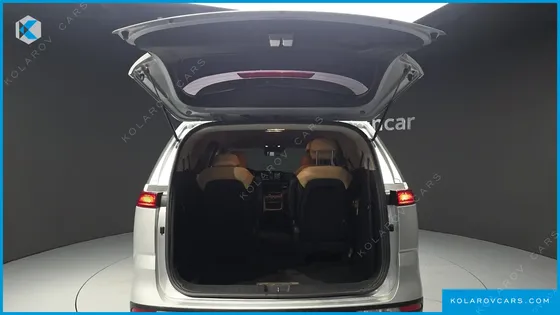 KIA CARNIVAL GASOLINE 9-SEATER PRESTIGE