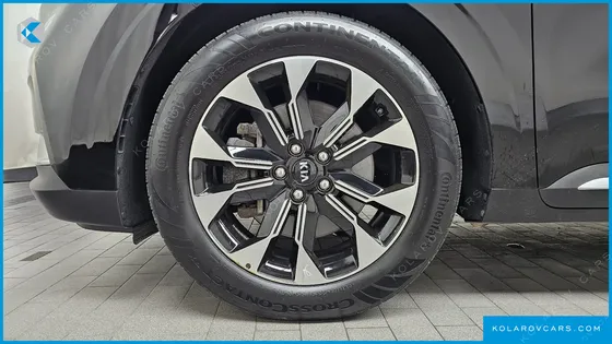 KIA CARNIVAL DIESEL 9-SEATER SIGNATURE