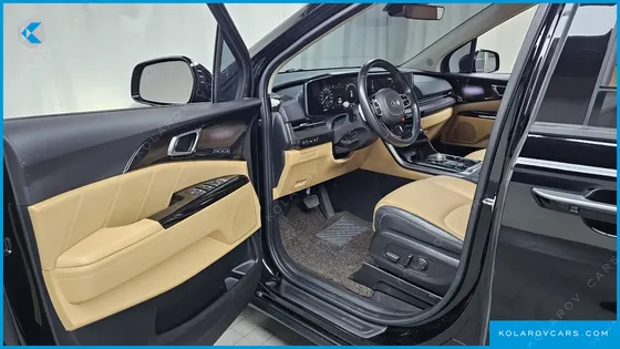 KIA CARNIVAL DIESEL 9-SEATER SIGNATURE