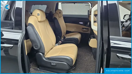 KIA CARNIVAL DIESEL 9-SEATER SIGNATURE