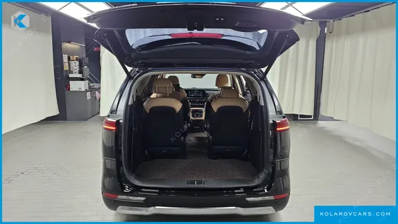 KIA CARNIVAL DIESEL 9-SEATER SIGNATURE