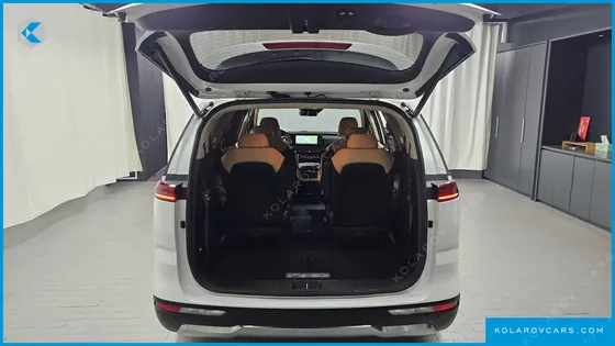 KIA CARNIVAL DIESEL 9-SEATER NOBLESSE