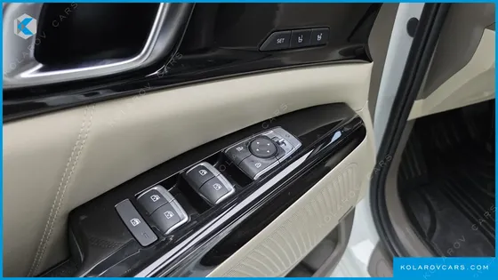 KIA CARNIVAL DIESEL 9-SEATER HI-LIMOUSINE
