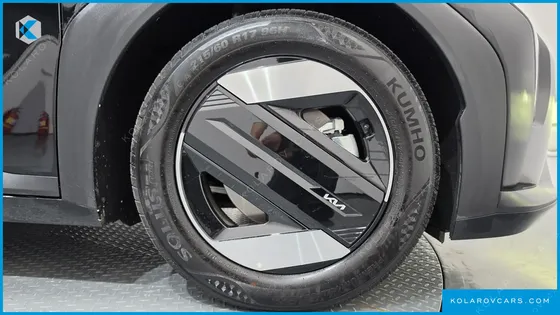 KIA EV4 STANDARD 2WD