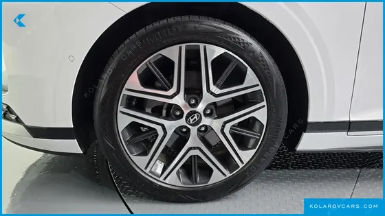 HYUNDAI GRANDEUR 2,5 GASOLINE 2WD