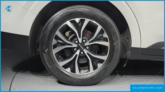 KIA CARNIVAL DIESEL 9-SEATER PRESTIGE