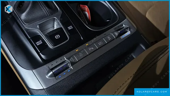 KIA CARNIVAL DIESEL 9-SEATER PRESTIGE