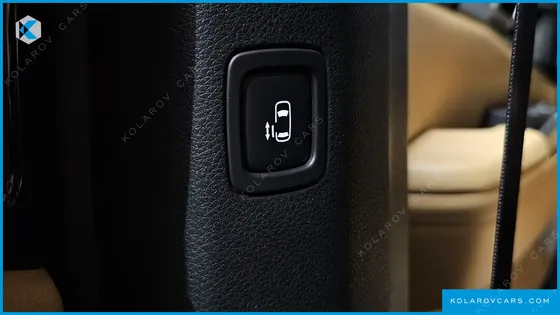 KIA CARNIVAL DIESEL 9-SEATER PRESTIGE