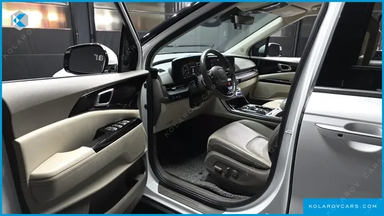 KIA CARNIVAL DIESEL 9-SEATER NOBLESSE