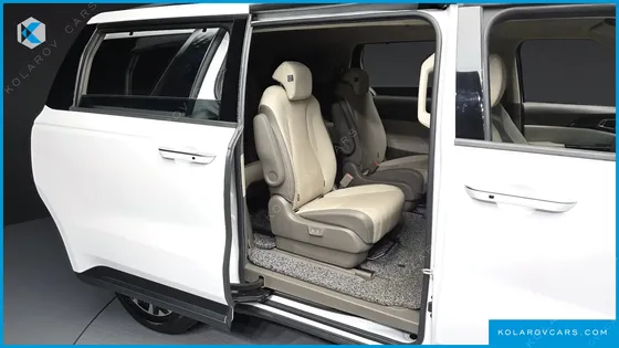 KIA CARNIVAL DIESEL 9-SEATER NOBLESSE