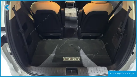 KIA CARNIVAL DIESEL 9-SEATER PRESTIGE