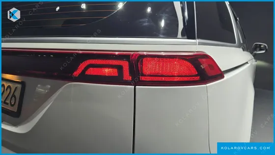 KIA CARNIVAL DIESEL 9-SEATER PRESTIGE