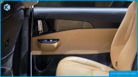 KIA CARNIVAL DIESEL 9-SEATER PRESTIGE