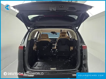 KIA CARNIVAL GASOLINE 7-SEATER SIGNATURE