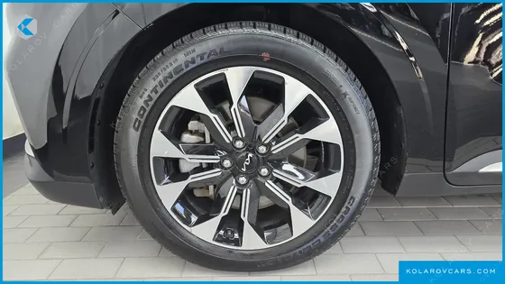 KIA CARNIVAL GASOLINE 7-SEATER NOBLESSE